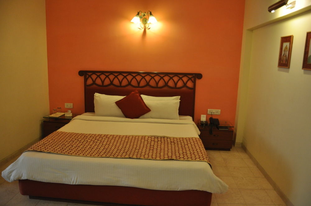 Grand Heritage Narmada Jacksons Jabalpur Esterno foto
